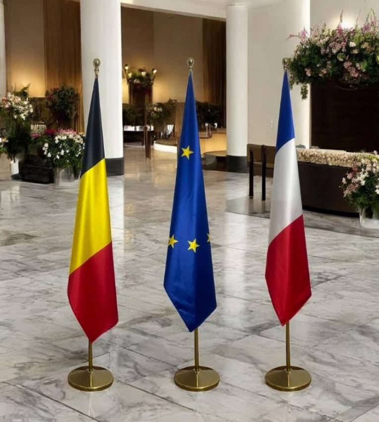 Porte-drapeauMarocain 2m en Métal Auto Retenue, support de drapeau pour les grand drapeaux